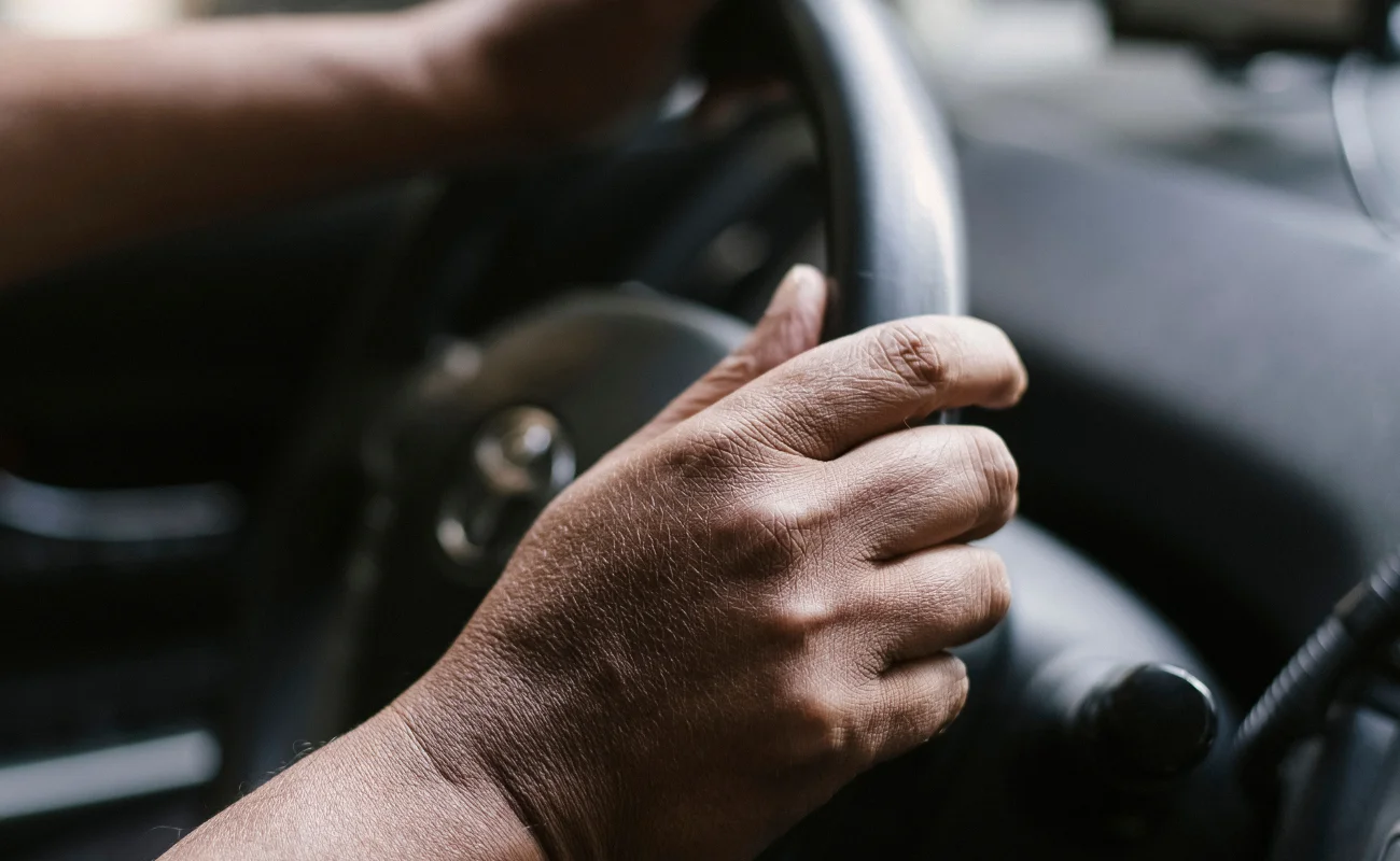 Guida al noleggio pullman a Rimini: pianificazione, itinerari e logistica per gruppi