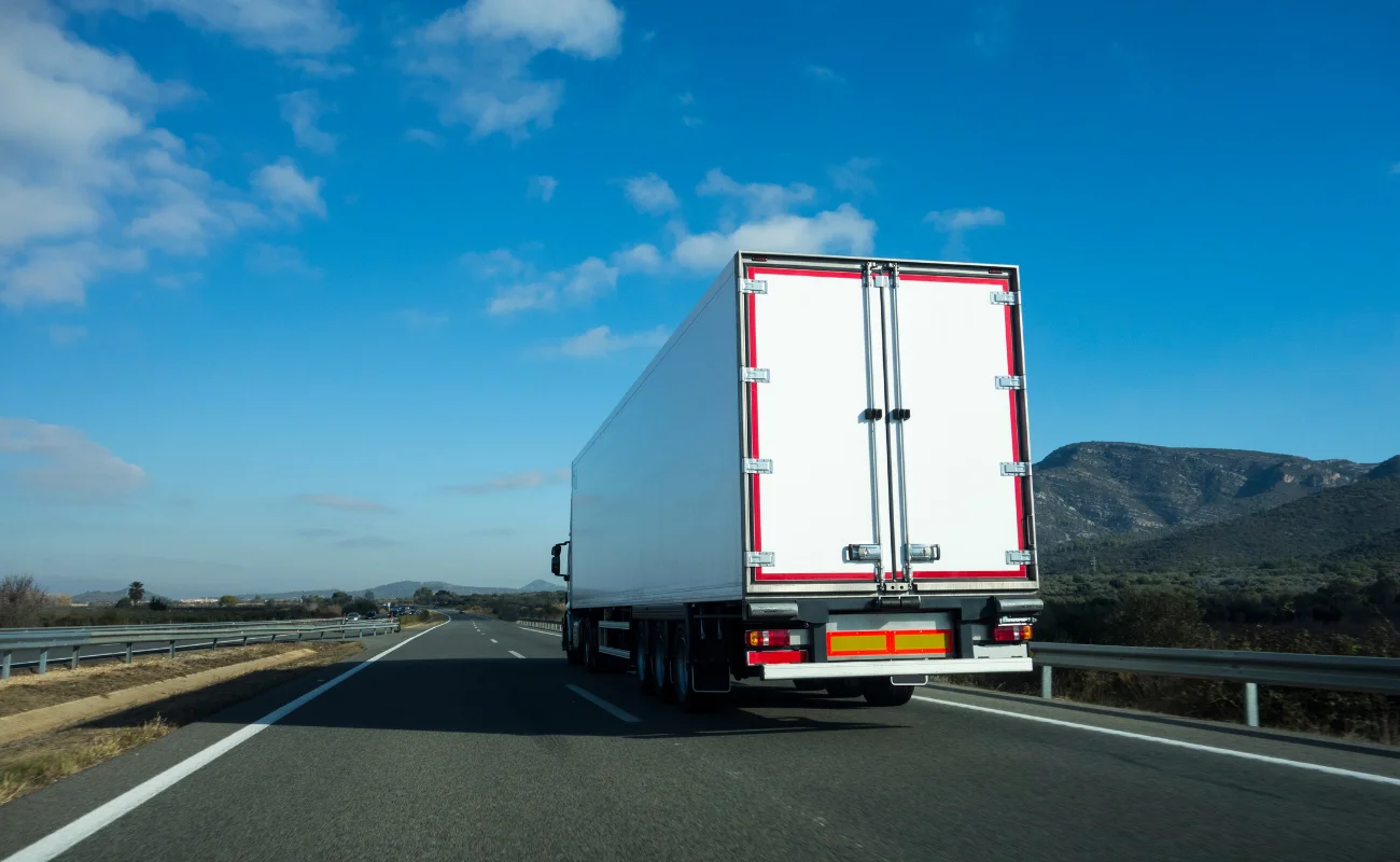 Ditta per trasporto merci internazionale a Firenze: come scegliere il partner giusto e ridurre i rischi