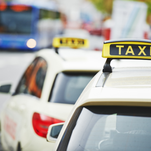 Servizio Taxi H24 per Lunghi Trasferimenti a Vado Ligure: Comodità e Affidabilità per Ogni Viaggio